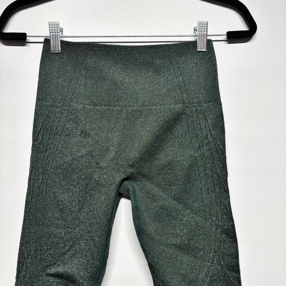 ✨Fabletics Seamless High-Waisted Legging Size S - Picture 6 of 14